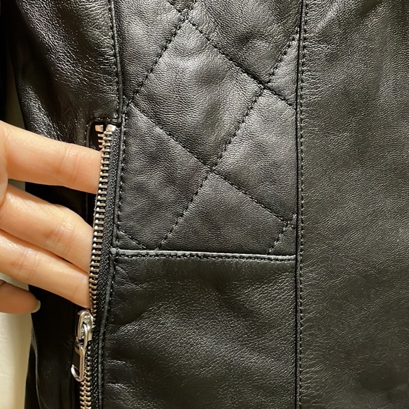 Danier black leather jacket (sz 4) - Picture 6 of 14